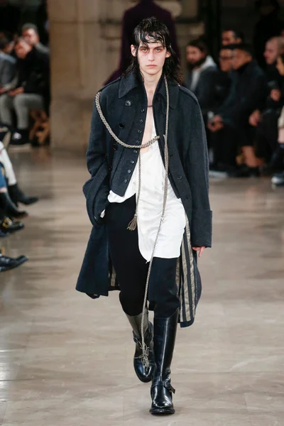 Look 14